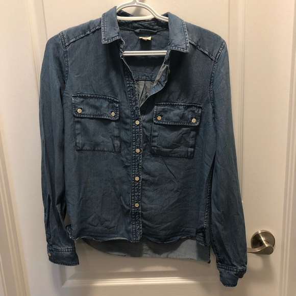 Aritzia Tops - Aritzia Wilfred denim button down shirt